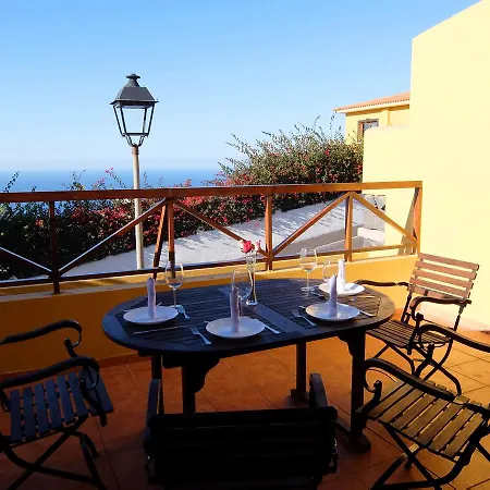 Large Terrace & Ocean Views Apartament